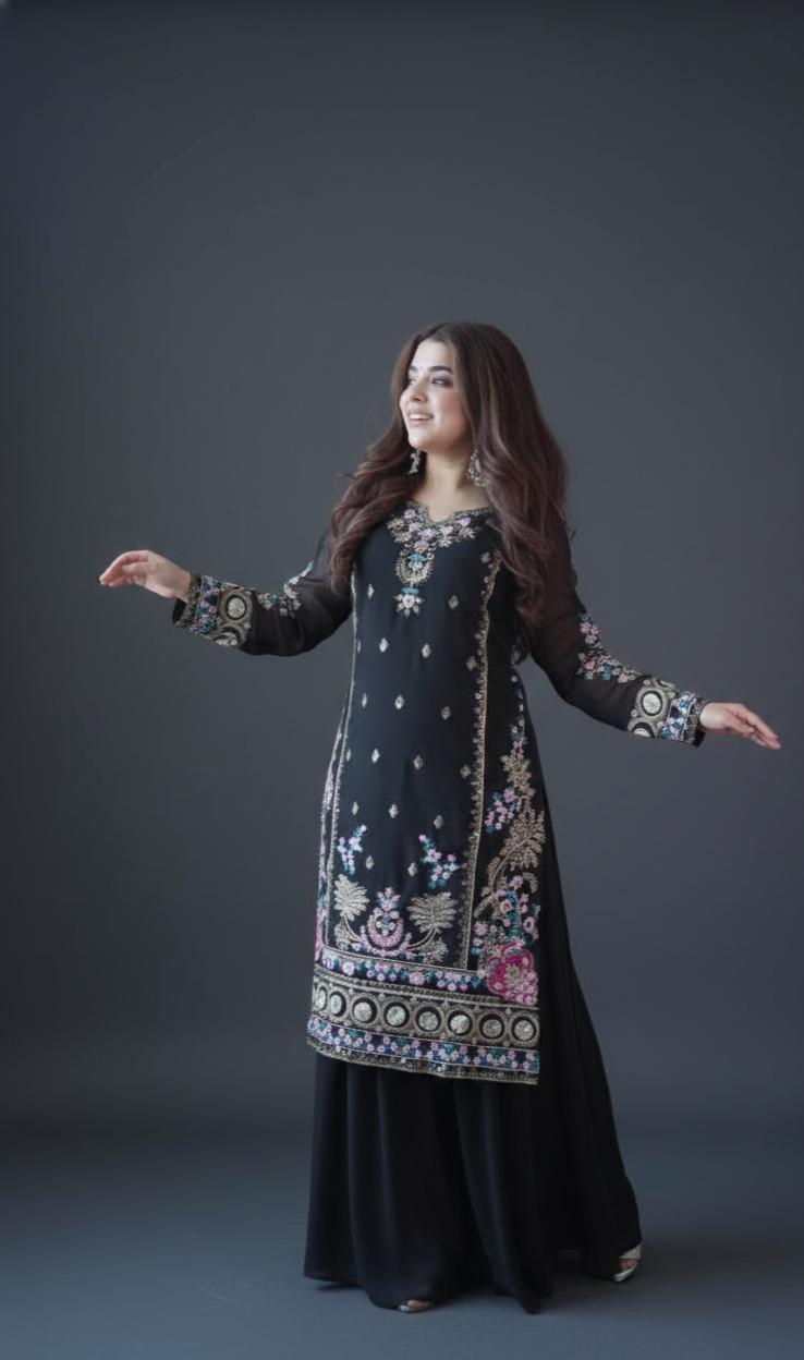 Pakistani Black Loomeera Kurti & Palazzo Dupatta Suit With Embroidered Dress