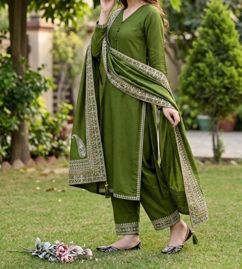 Green Eid Wear Heavy Embroidery Roman Silk 3 Piece Suit Set for Women